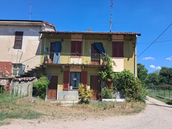 casa indipendente in vendita a Vigevano