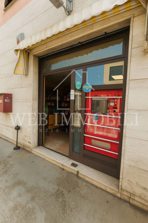 negozio in vendita a Vigevano in zona Piccolini