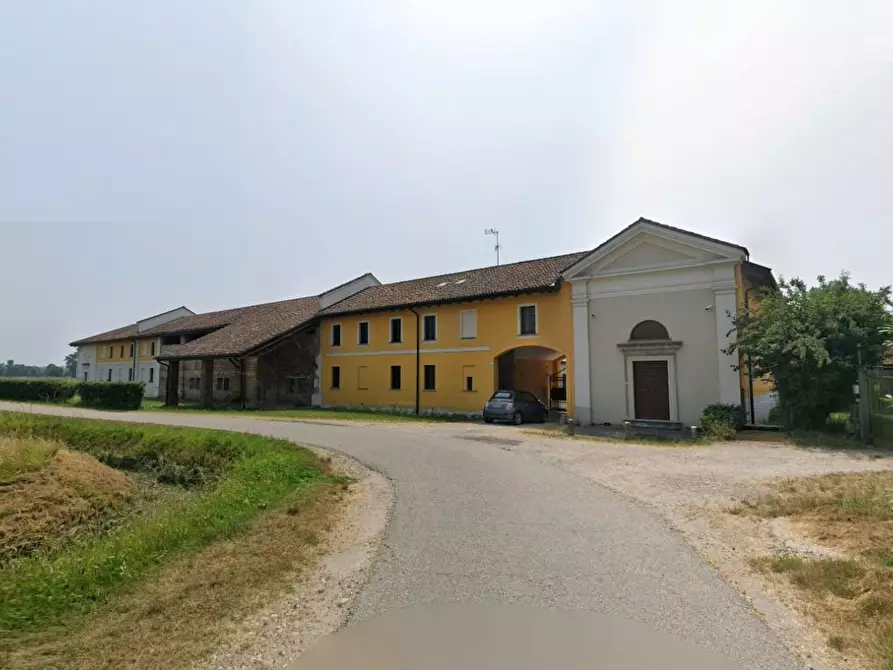 negozio in vendita a Vigevano in zona Sforzesca