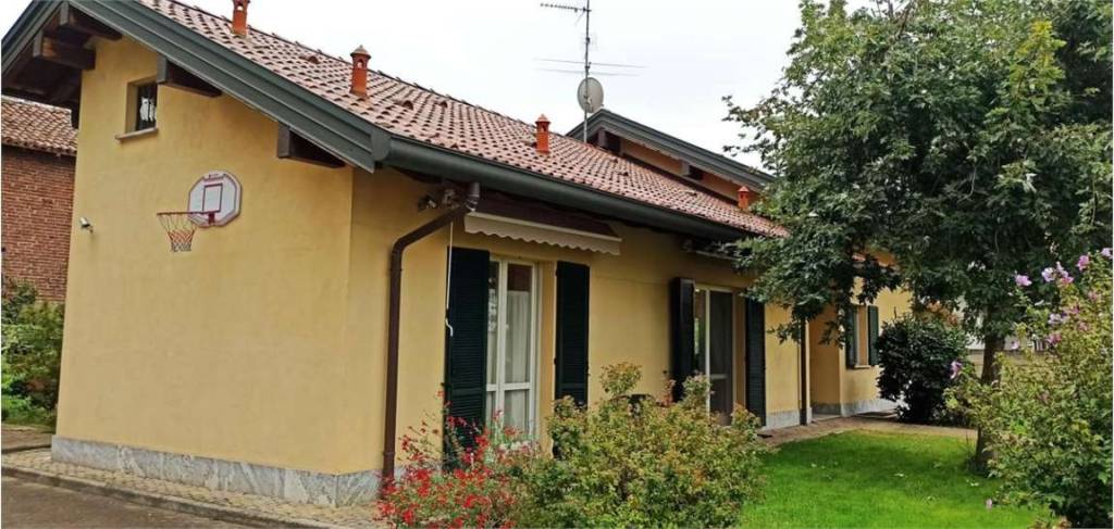 casa indipendente in vendita a Vigevano