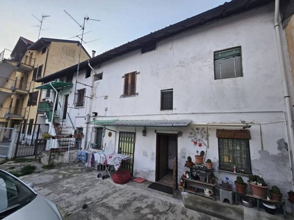 casa indipendente in vendita a Vigevano