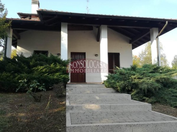 casa indipendente in vendita a Vigevano