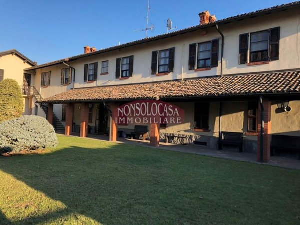 casa indipendente in vendita a Vigevano