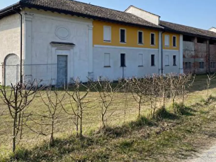 casa indipendente in vendita a Vigevano in zona Sforzesca