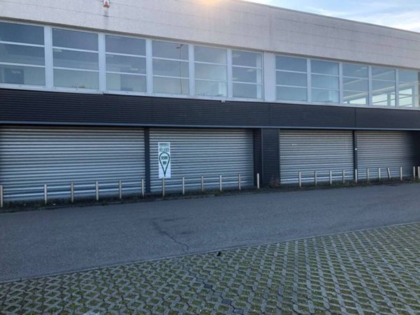 negozio in vendita a Vigevano