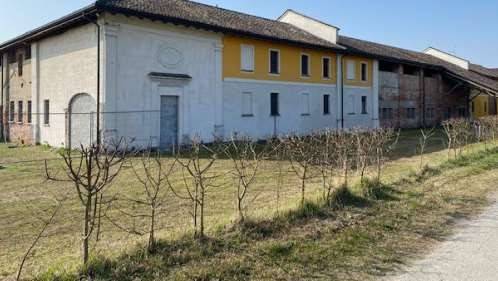 casa indipendente in vendita a Vigevano in zona Sforzesca