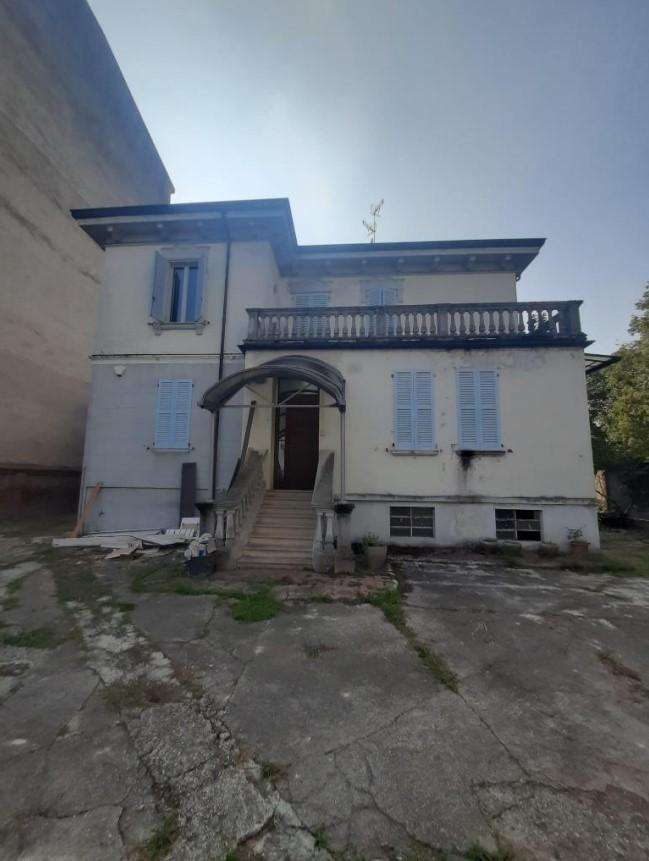 casa indipendente in vendita a Vigevano