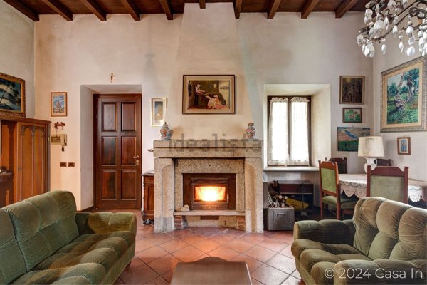 casa indipendente in vendita a Vigevano in zona Sforzesca