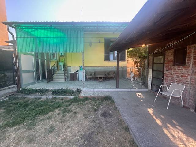 casa indipendente in vendita a Vigevano
