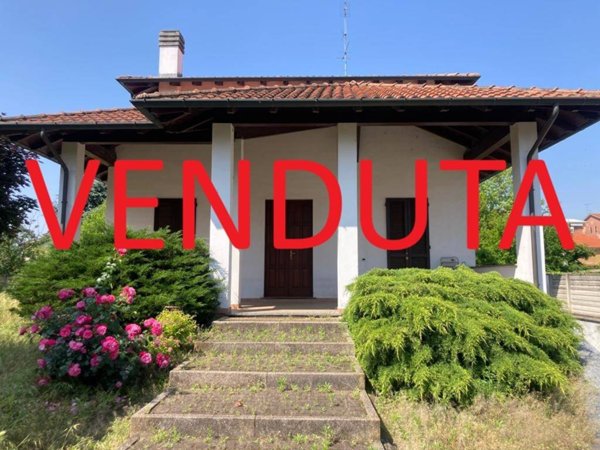 casa indipendente in vendita a Vigevano