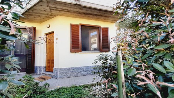 casa indipendente in vendita a Vigevano in zona Piccolini