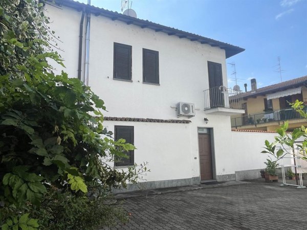 casa indipendente in vendita a Vigevano