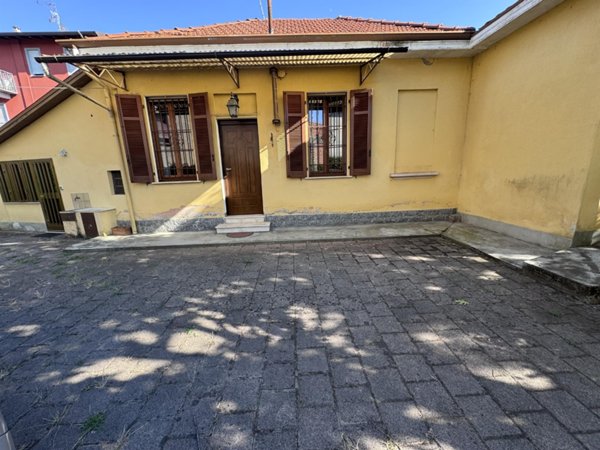 casa indipendente in vendita a Vigevano in zona Piccolini