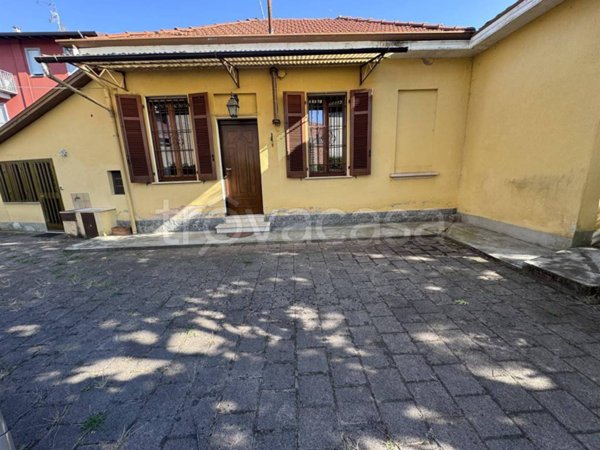 casa indipendente in vendita a Vigevano in zona Piccolini