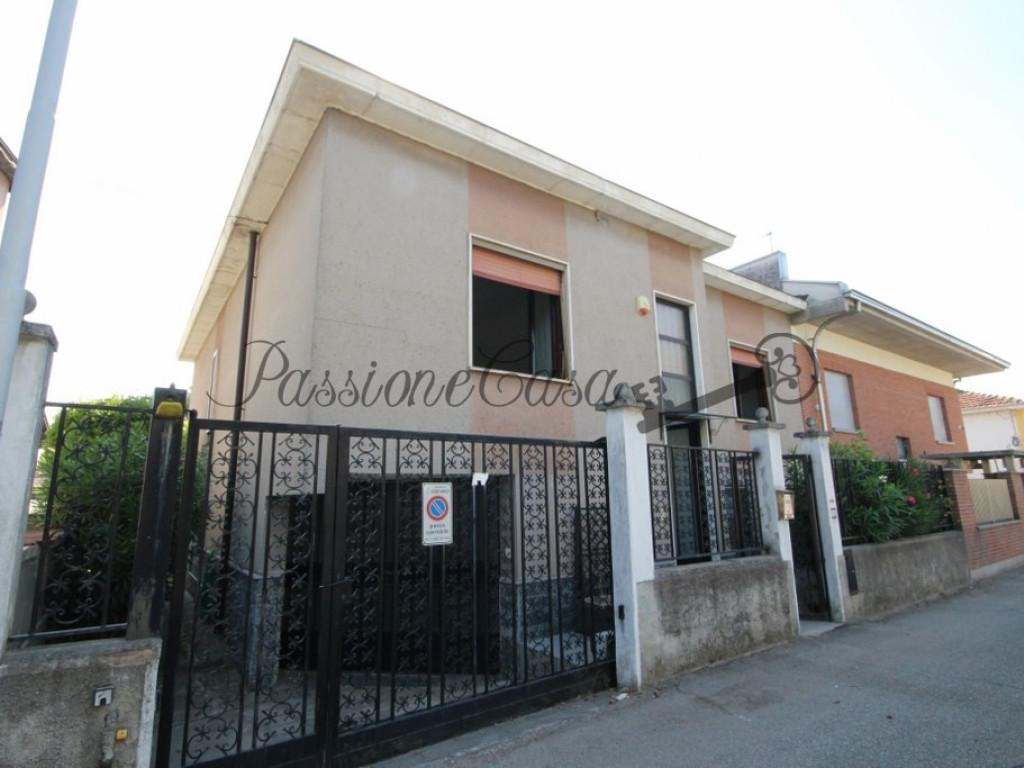 casa indipendente in vendita a Vigevano