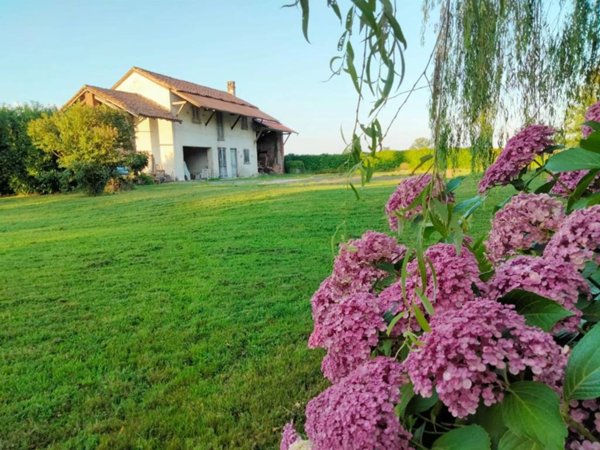 casa indipendente in vendita a Vigevano