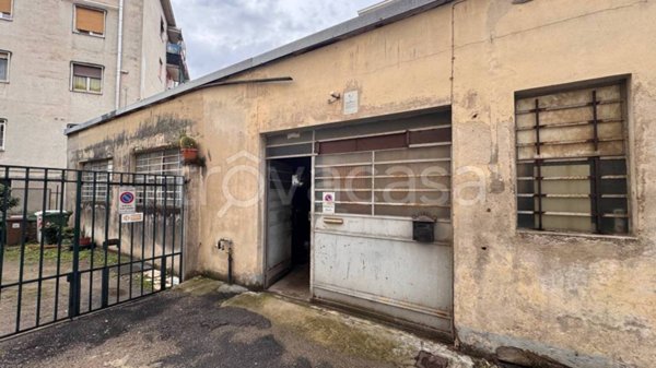 locale di sgombero in vendita a Vigevano