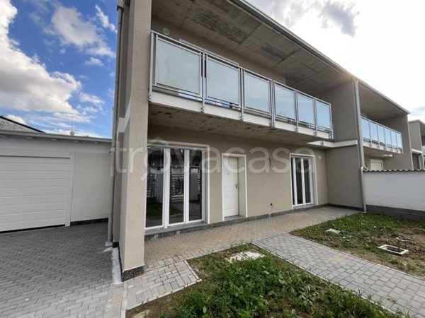 casa indipendente in vendita a Vigevano