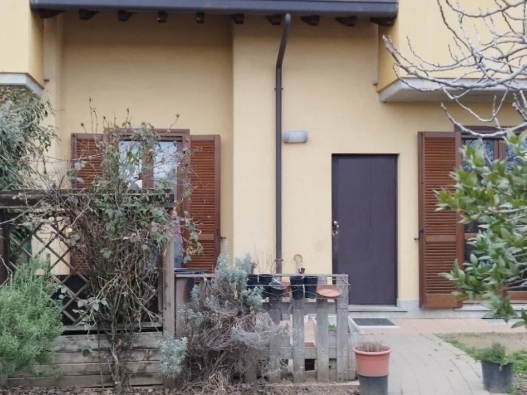 casa indipendente in vendita a Vigevano