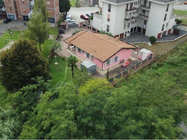casa indipendente in vendita a Vigevano