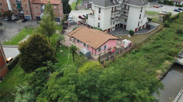 casa indipendente in vendita a Vigevano