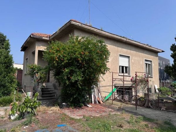 casa indipendente in vendita a Vigevano