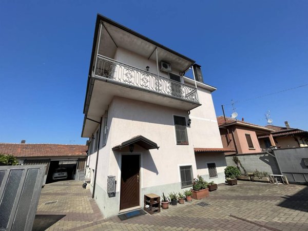 casa indipendente in vendita a Vigevano