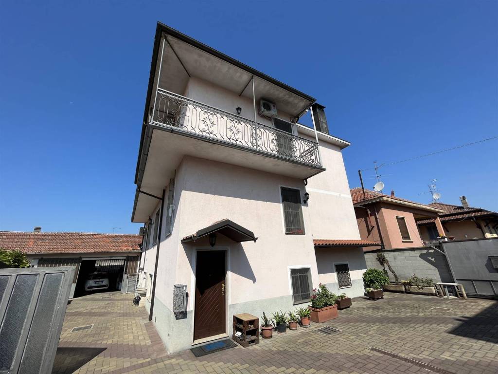 casa indipendente in vendita a Vigevano