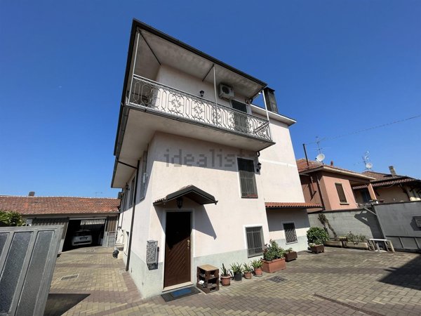 casa indipendente in vendita a Vigevano