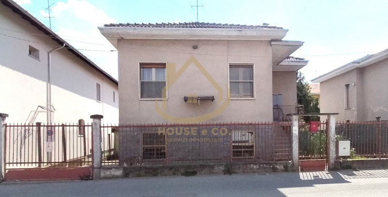 casa indipendente in vendita a Vigevano