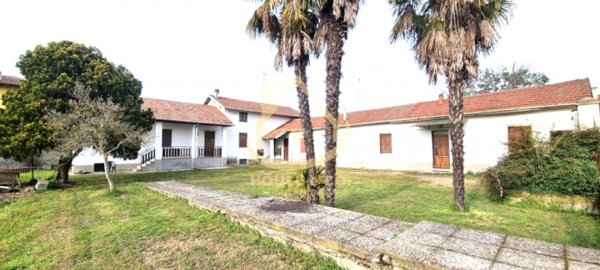casa indipendente in vendita a Vigevano
