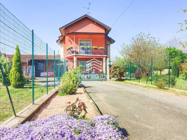 casa indipendente in vendita a Vigevano