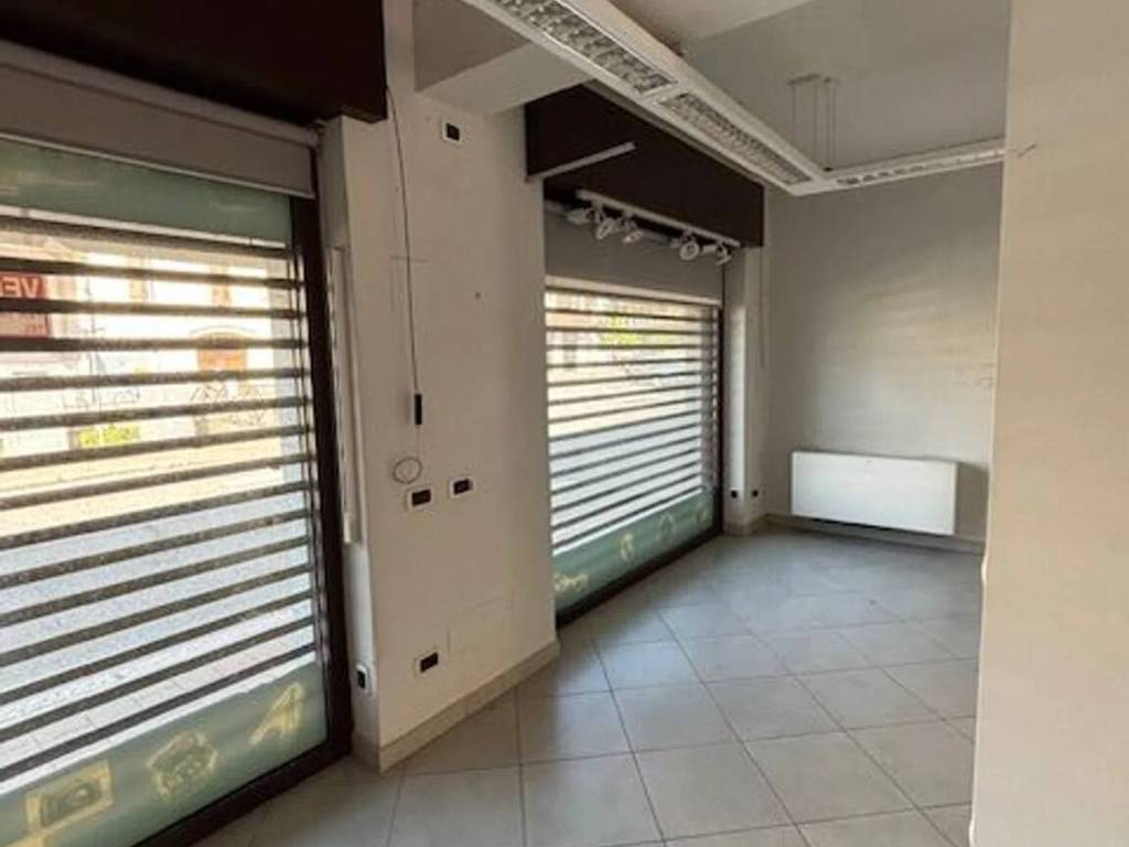 negozio in vendita a Vigevano