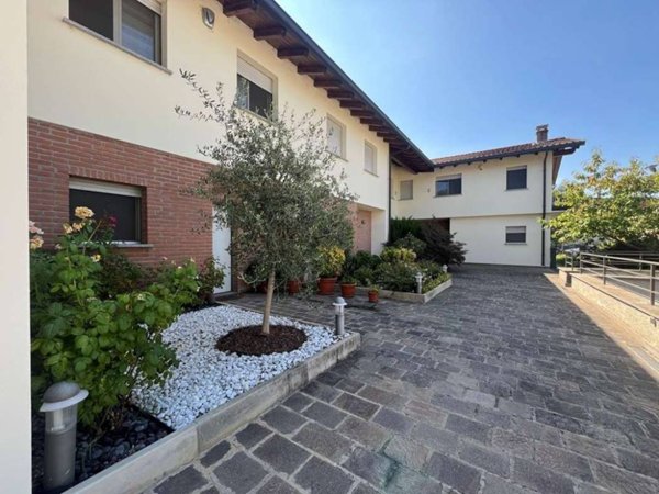 casa indipendente in vendita a Vigevano