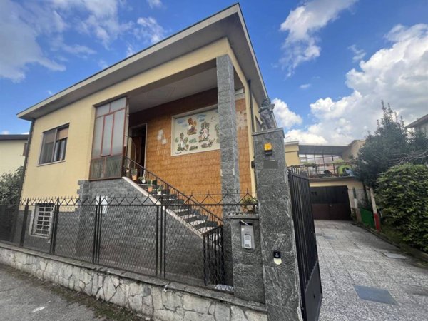 casa indipendente in vendita a Vigevano