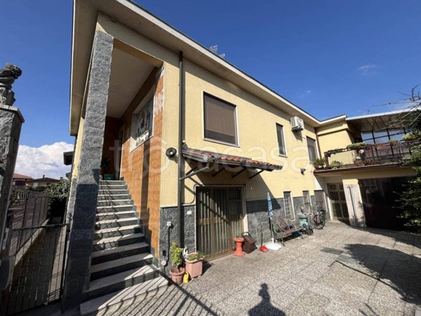 casa indipendente in vendita a Vigevano