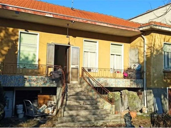 casa indipendente in vendita a Vigevano