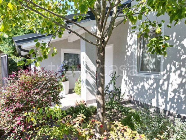 casa indipendente in vendita a Vigevano