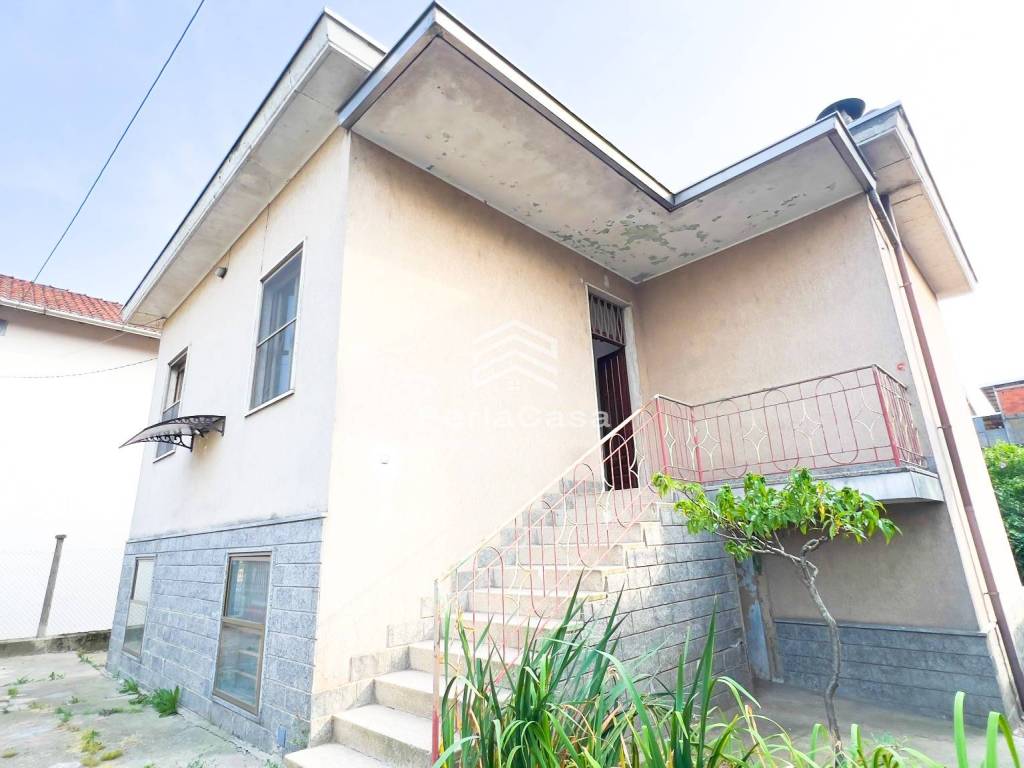 casa indipendente in vendita a Vigevano
