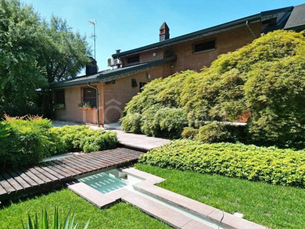 casa indipendente in vendita a Vigevano