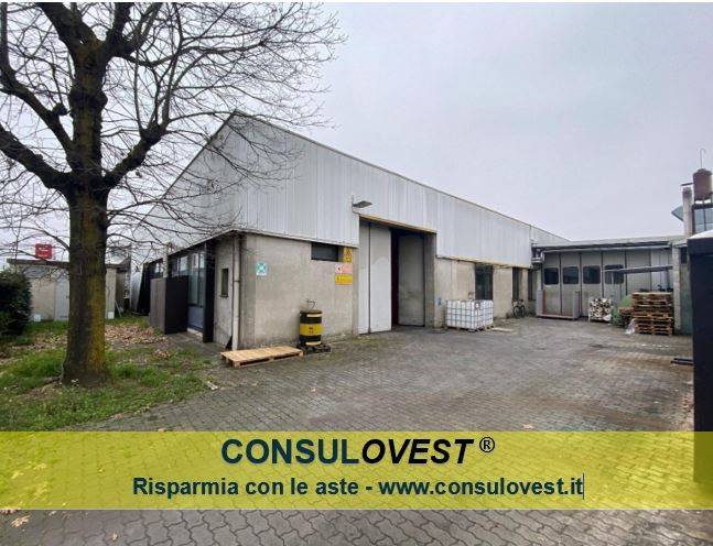 locale commerciale in vendita a Vigevano
