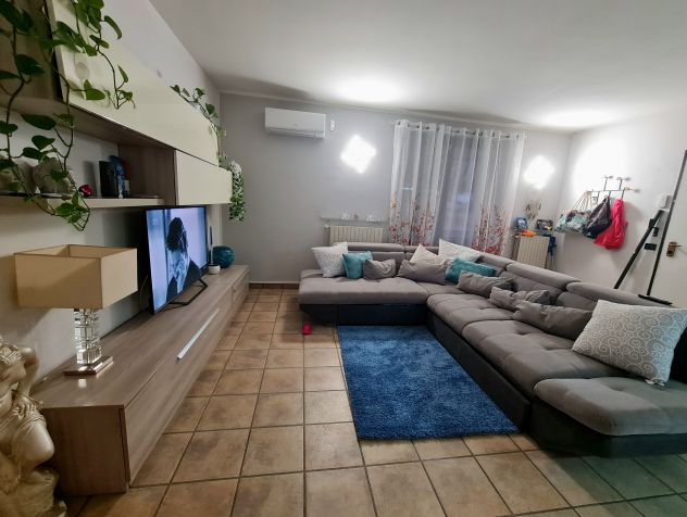 casa indipendente in vendita a Vigevano