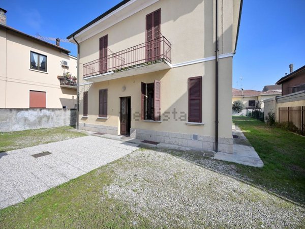 casa indipendente in vendita a Vigevano