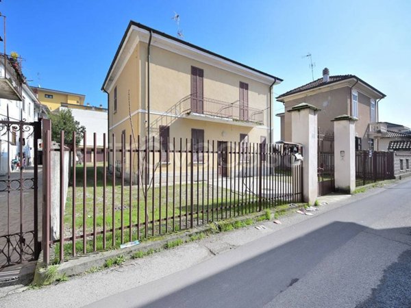 casa indipendente in vendita a Vigevano