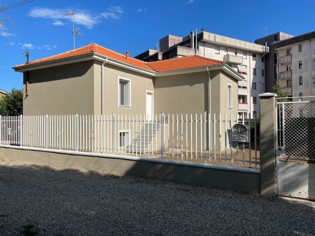 casa indipendente in vendita a Vigevano