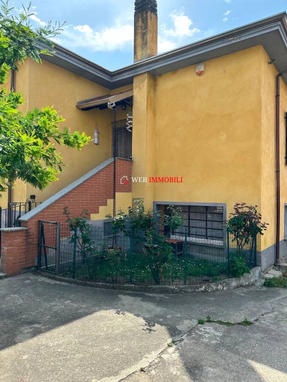 casa indipendente in vendita a Vigevano