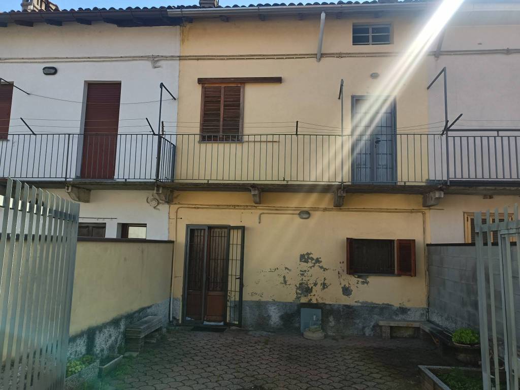 casa indipendente in vendita a Vigevano