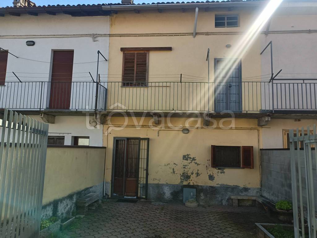 casa indipendente in vendita a Vigevano