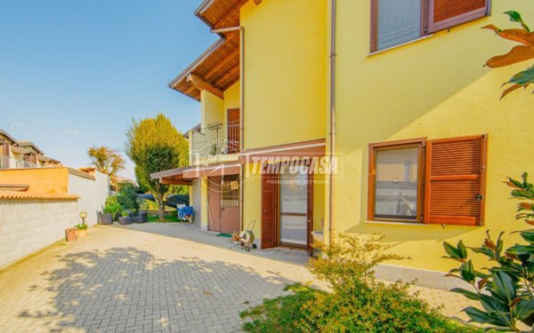 casa indipendente in vendita a Vigevano