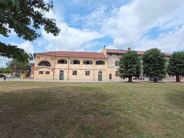 locale commerciale in vendita a Vigevano in zona Morsella